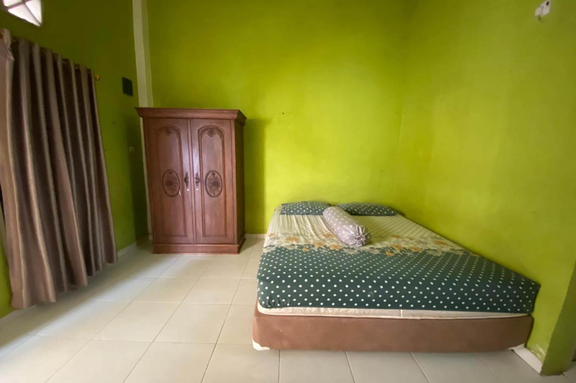 Oyo Life Afny Kost 1