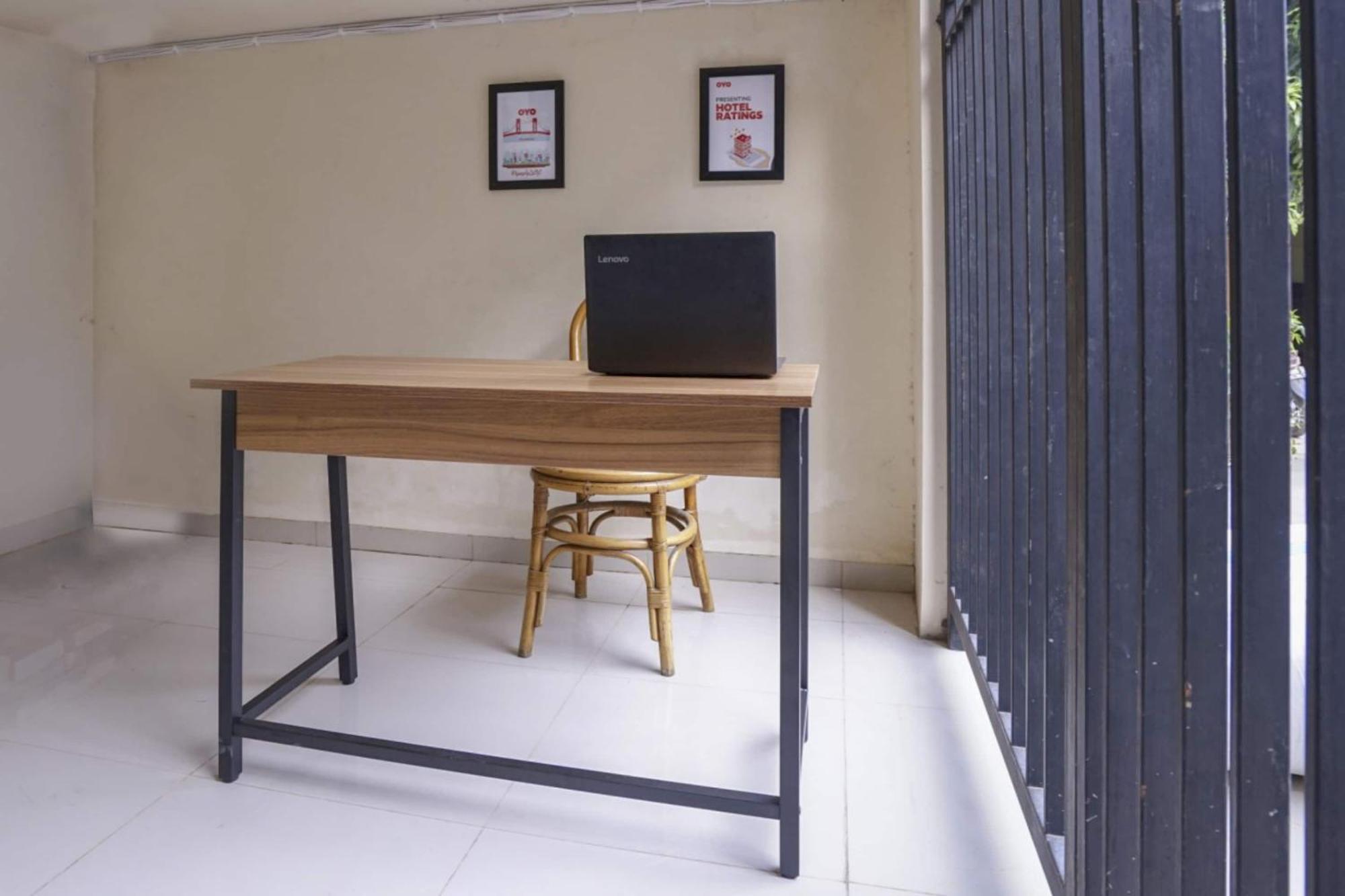 Oyo Life Afny Kost 1 Hotel 2*